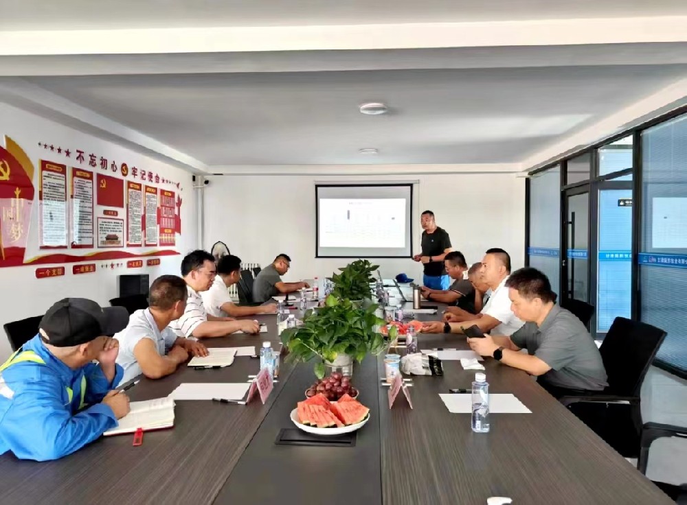 贵州南方乳业股份有限公司党委书记、董事长黄德泽一行到甘肃565net必赢客户端集团陇黔牧场调研