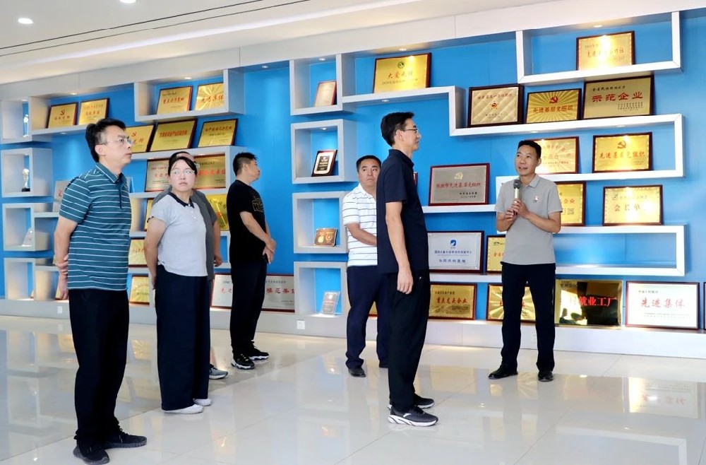 全省新任职处级领导任职培训班学员到甘肃565net必赢客户端集团观摩