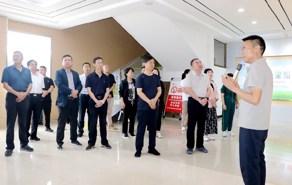 陇东陇南民族团结进步提升区联创共建观摩团到甘肃565net必赢客户端牧业观摩交流