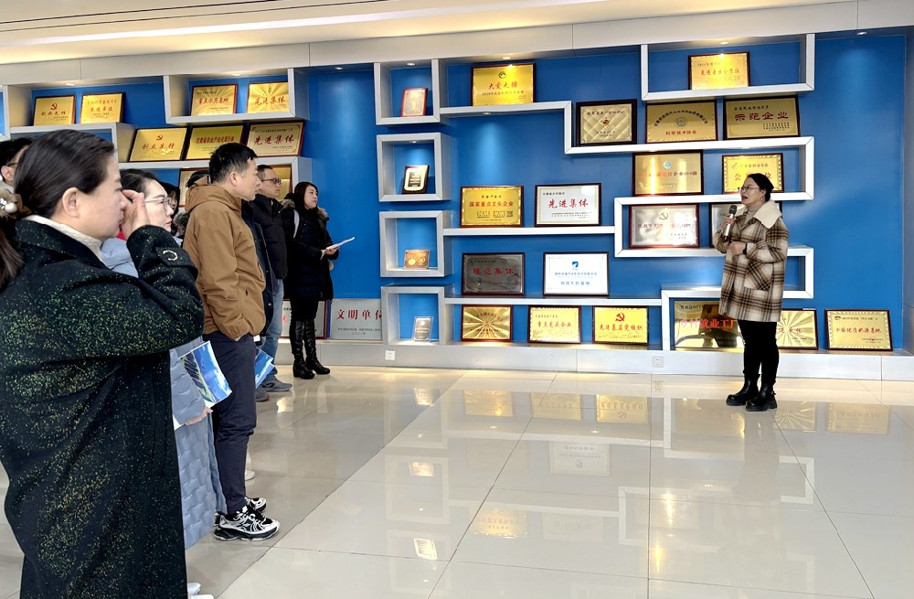 上海市台联考察团到甘肃565net必赢客户端集团参观考察