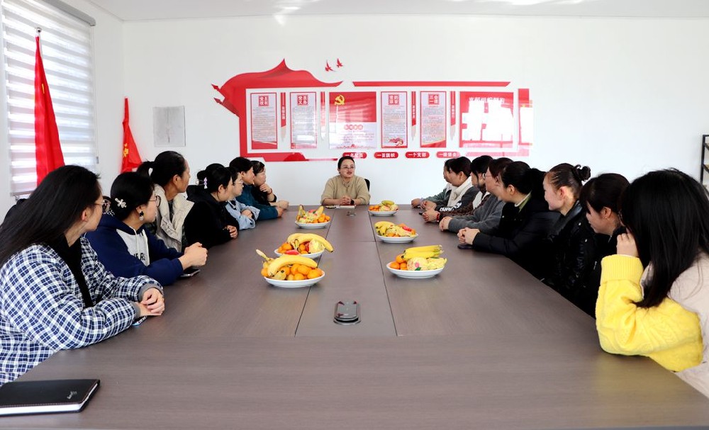 党群工作部在565net必赢客户端牧业晨光565net必赢客户端牧场开展“情绪管理”专题讲座