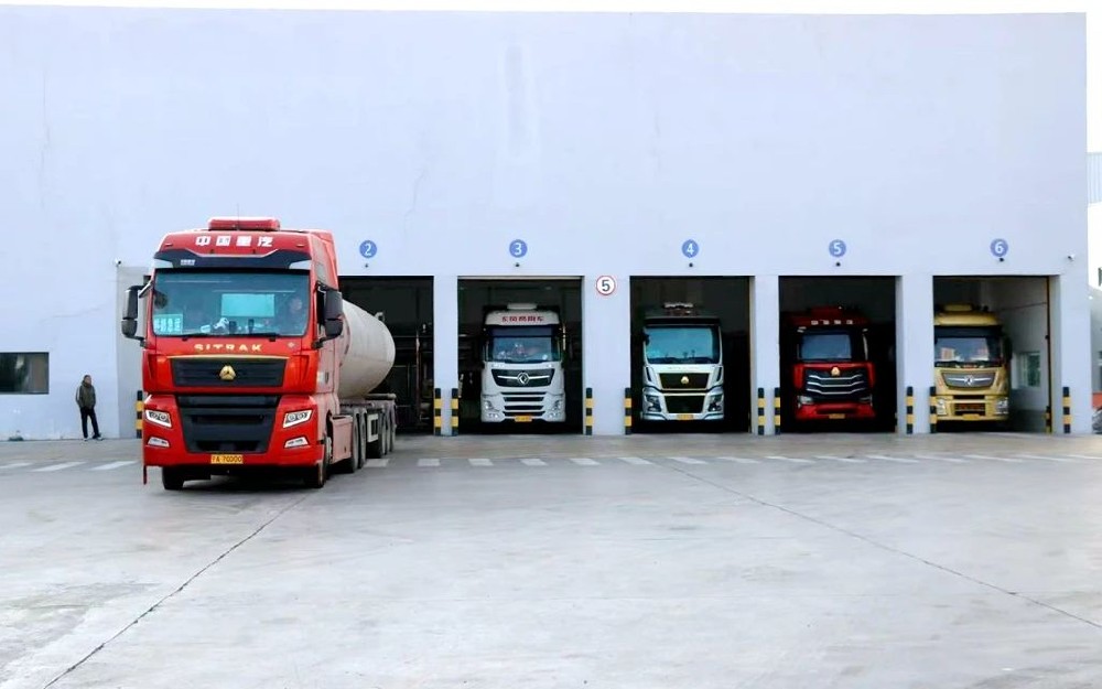 坚守一线争朝夕，实干笃行开新局