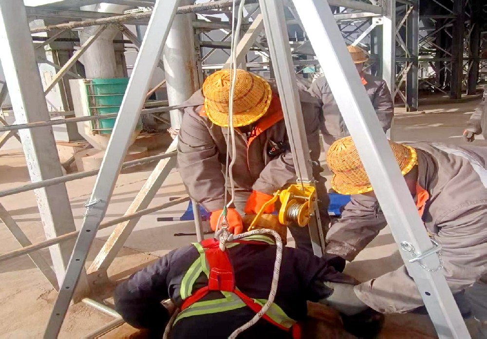 甘肃圣康源开展有限空间作业事故应急救援演练