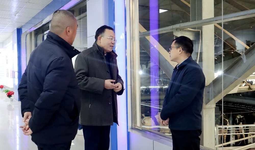 光明日报社记者到甘肃565net必赢客户端集团采访