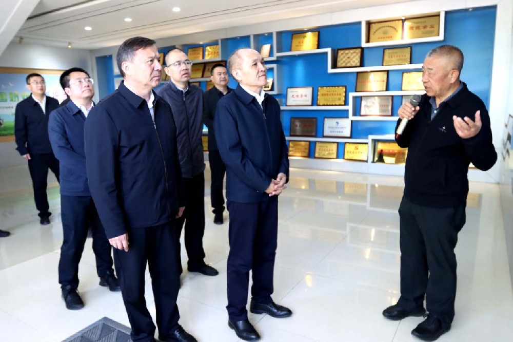 新疆维吾尔自治区阿勒泰地区考察团到甘肃565net必赢客户端集团考察