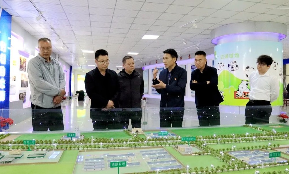 新疆维吾尔自治区阿勒泰农业发展集团考察团到甘肃565net必赢客户端集团考察