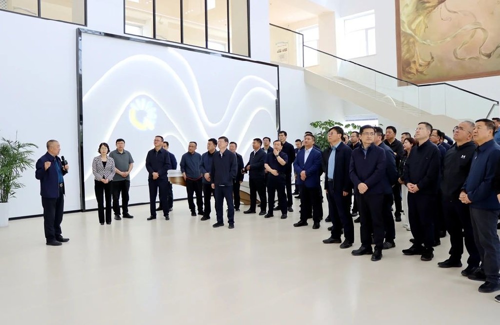 全省县（市、区）委书记培训班学员走进甘肃传祁甘味乳业开展现场教学