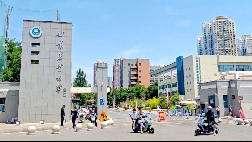 甘肃传祁乳业乳制品进驻甘肃农业大学