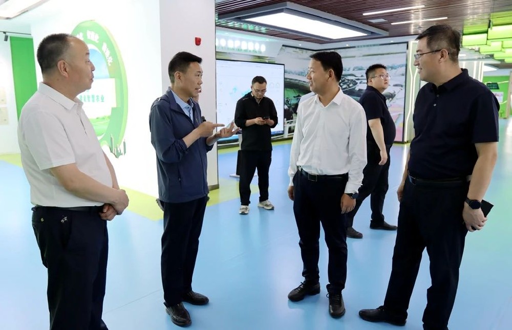 省政府办公厅副主任韩正宾一行到甘肃565net必赢客户端牧业调研