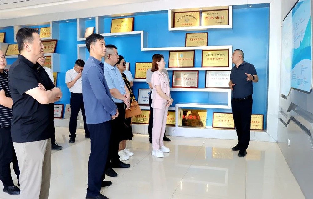 四川央普股份有限公司董事长李爱华带领考察组到甘肃565net必赢客户端集团考察