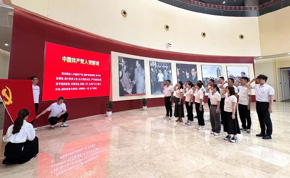 传祁甘味乳业党支部开展“庆七一 铭党恩 谱新篇”主题党日活动