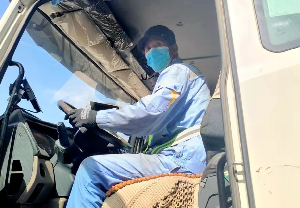 牧场里的逐光人，用坚守书写担当