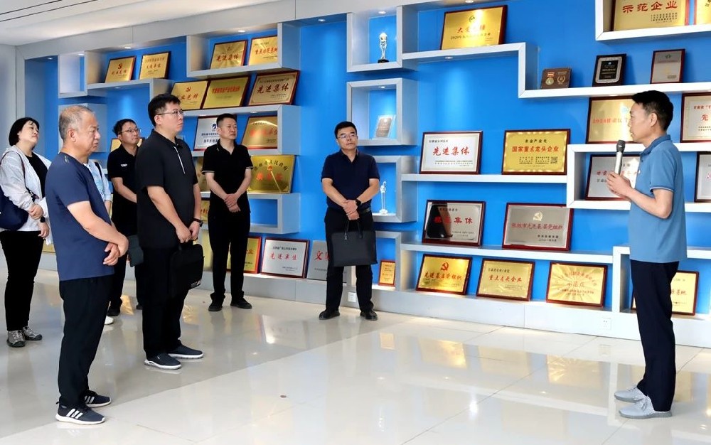 2025年省直机关任职培训班第九期第四调研组到甘肃565net必赢客户端集团观摩学习