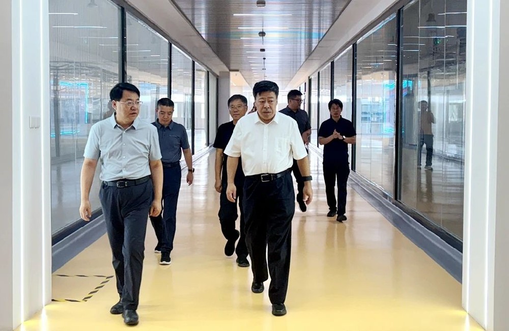 全国畜牧总站原站长时建忠到甘肃传祁甘味乳业调研