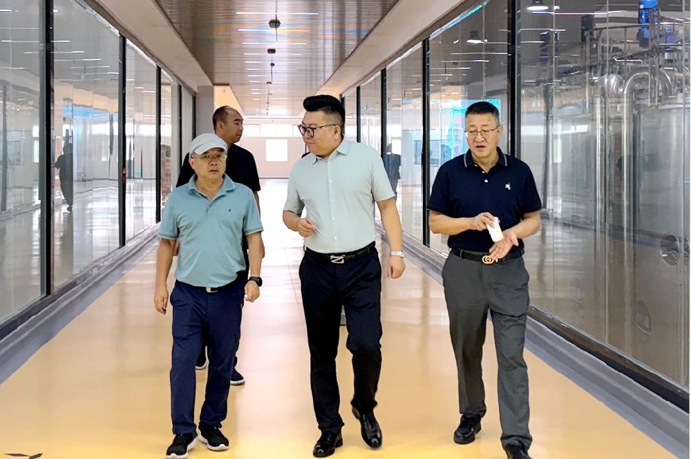 民建省委会调研组到甘肃传祁甘味乳业调研